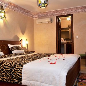 Camera con letto king size